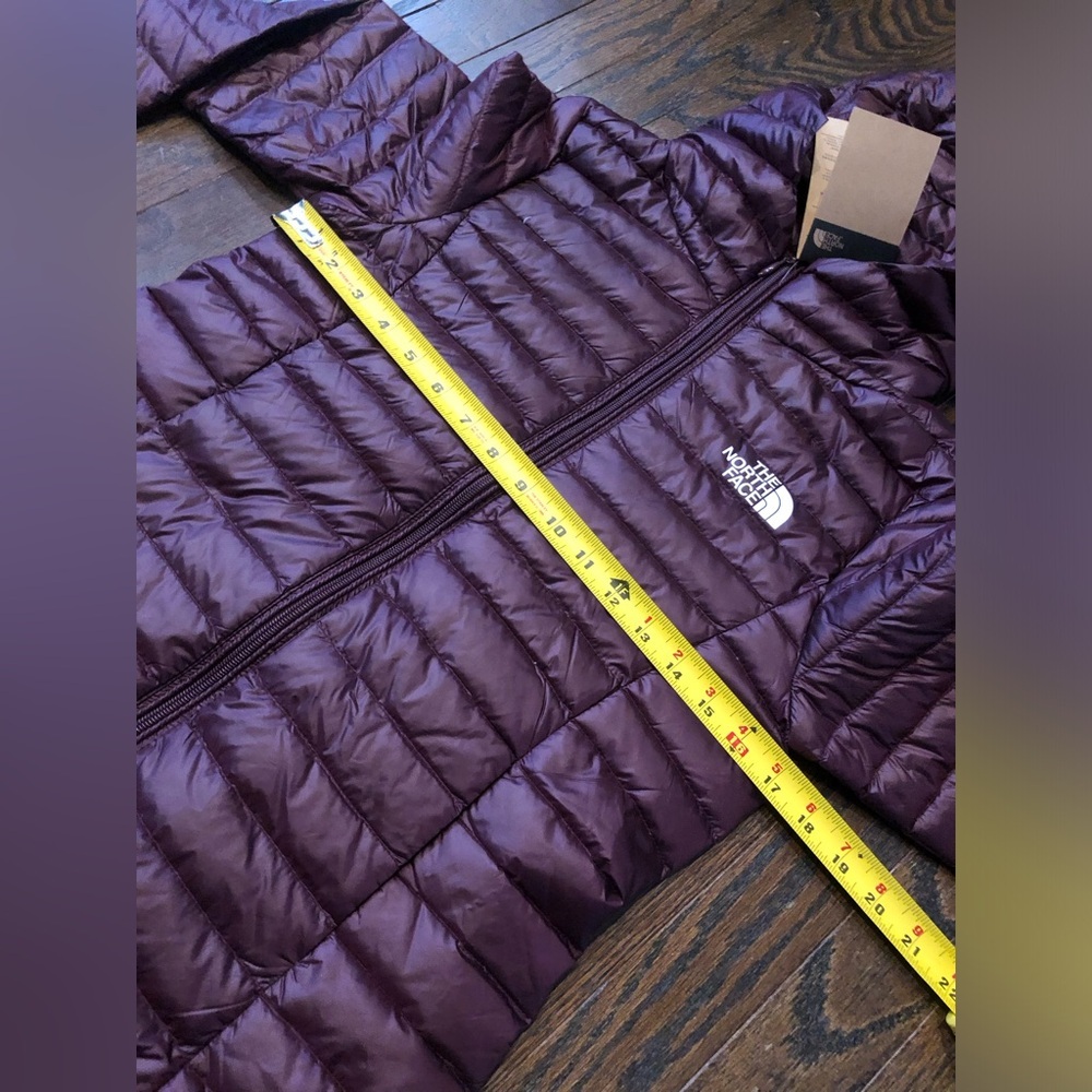 The North Face Girls L (12Y) Dark Merlot Lightweight Down Hooded Puffer Jacket - Picture 7 of 11
